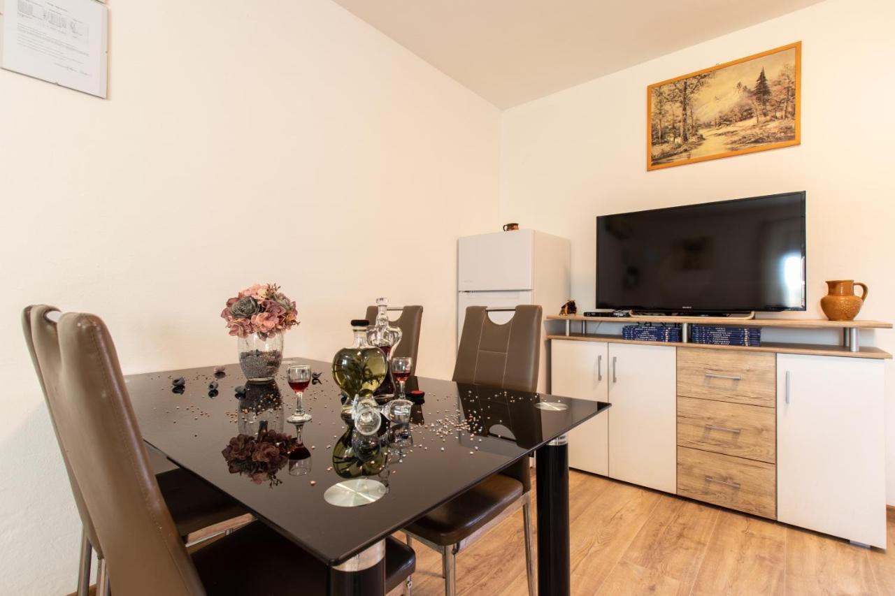Lucija Apartment Lovinac  Bagian luar foto
